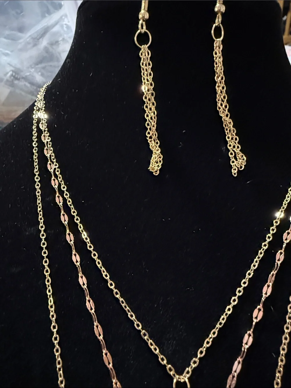 New Women’s Rose Gold -Tone 3 Layered Medallion Necklace Set with earrings 12”